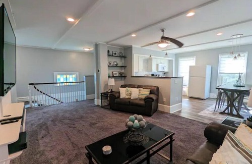 Almond Apartment | Spacious & Private Modern Apartment in Historic Homen