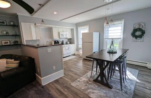 Almond Apartment | Spacious & Private Modern Apartment in Historic Homen