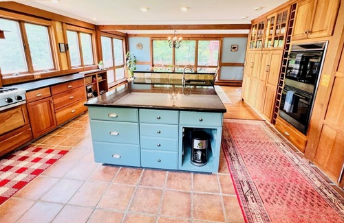 Stratton and Bromley Ski Areas House | Spacious + Private Ski Lodge on 20+ Acres - 10 min to Stratton, 5 min to Bromley