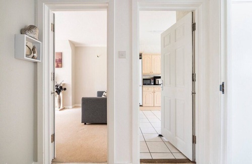 Watford House | Spacious property Close to the City Centre.