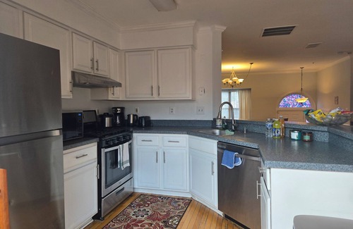 Germantown House | Spacious Quiet 3 Bedrooms Townhome in Germantown, MD (Free Parking)