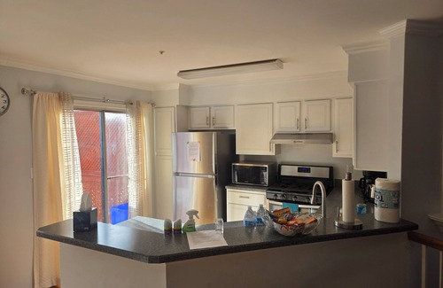 Germantown House | Spacious Quiet 3 Bedrooms Townhome in Germantown, MD (Free Parking)