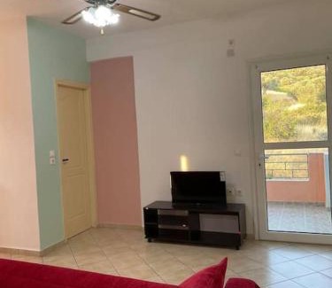Krieza Apartment | Spacious Quiet Apartment for Relaxed Holidays 2