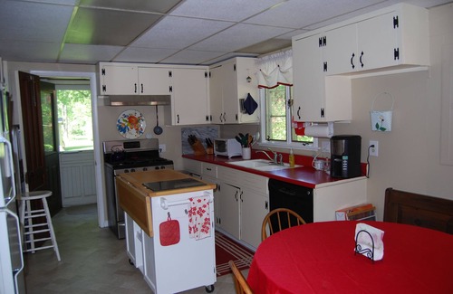 Thousand Island Park Cottage | Spacious, Relaxing, Simplified Living With The Best Screened Porch Of All!