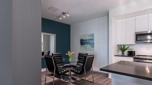 Desert Ridge Apartment | Spacious Resort style 2Bedroom 2Bath Oasis Pool Gym Desert Ridge