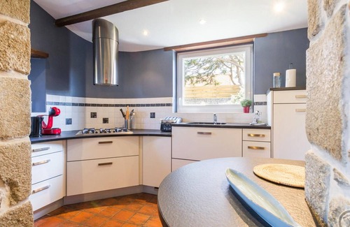 Jullouville Cottage | Spacious Retreat: Private Pool, Spa, Baby Equipment, near Jullouville Beach