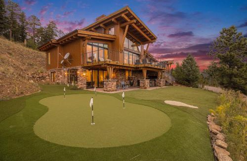 Bailey House | Spacious Retreat W Hot Tub & Putting Green