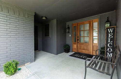 Brazoria House | Spacious river house for Family & Friends to gather and have a great time!