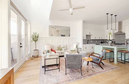 McFerrin Park Condo | Spacious Rooftop Retreat & Skyline Views