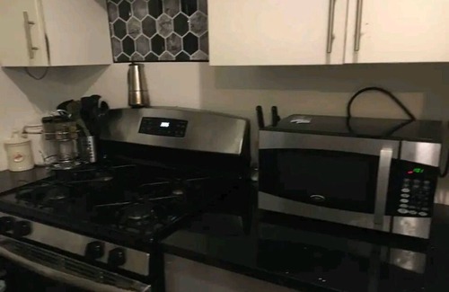 Greenpoint Apartment | Spacious room in greenpoint with private entrance and bathroom