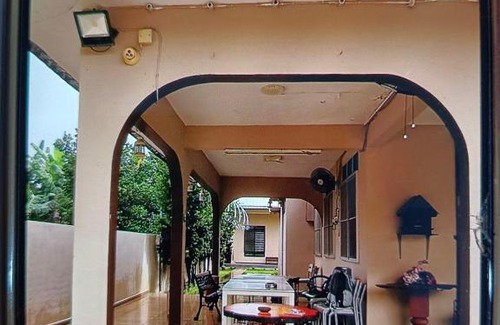 Tangkak House | Spacious Room in Gunung Ledang