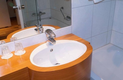 Municipality of Zutphen Hotel | Spacious Room Near Henriette Polak Museum and Stedelijk Museum Zutphen