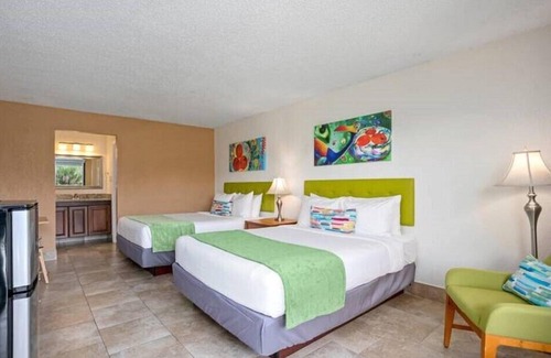 Historic Downtown Kissimmee House | Spacious Room with 2 DBL Beds A Short Ride to Theme Parks