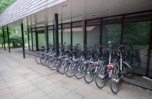 Rijssen Hotel | Spacious Room with Balcony! Indoor Pool, Free Parking! Near Hollands Schwarzwald