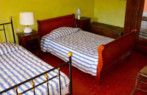 La Palud-sur-Verdon Hotel | Spacious rustic house in the middle of the fields and near the village