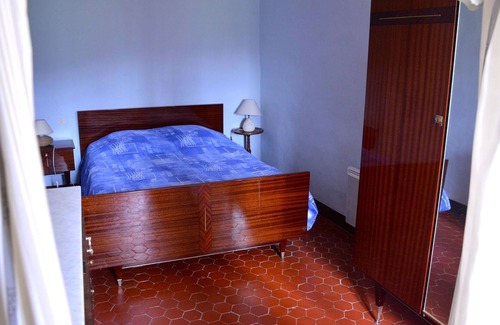 La Palud-sur-Verdon Hotel | Spacious rustic house in the middle of the fields and near the village