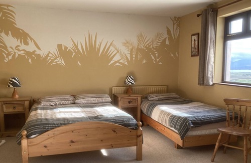 Inch House | Spacious Self-catering, Great For Large Groups - with spectacular sea views