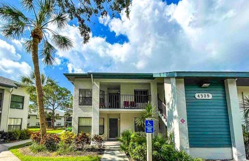 Trailer Estates Resort | Spacious Shorewalk 2B-2B Condo near Anna Maria Island, Beaches & IMG Academy