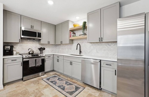 Dittmar Crossing House | Spacious South Austin Fully Remodeled WFH