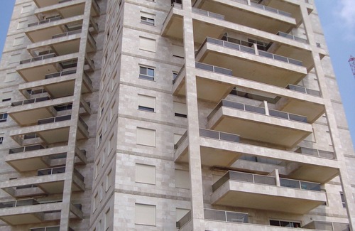 Netanya Apartment | Spacious South Netanya Apartment in the Royal Residence with Beautiful Sea View