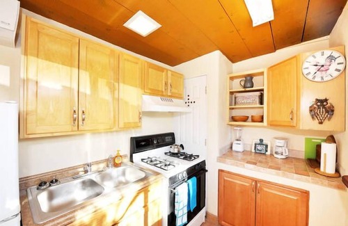 West Alameda Apartment | Spacious studio retreat in Santa Fe/5 miles to Plaza