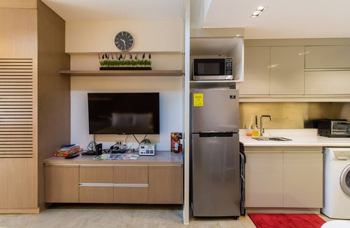 San Lorenzo Condo | Spacious Studio with Amazing Balcony views at Greenbelt Makati