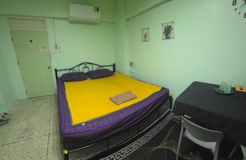 Lat Yao Apartment | Spacious Studio with Private kitchen near Skytrain