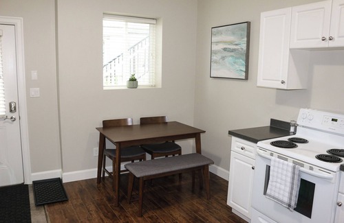 Kamloops House | Spacious Suite