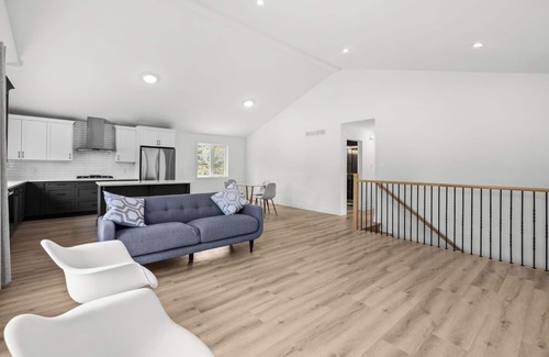 Beckwith Apartment | Spacious Suite close to Ottawa