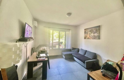 Chanot - Stade Velodrome Apartment | SPACIOUS T3 NEAR PRADO SHOPPING AND VELODROME STADIUM