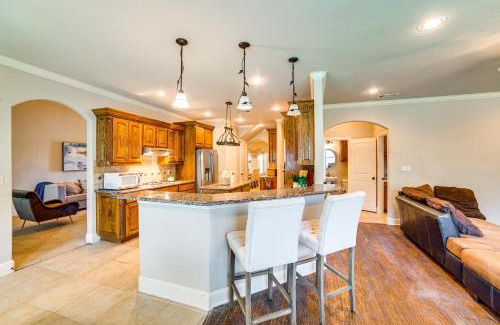 Sunnyvale House | Spacious Texas Retreat with Community Pool