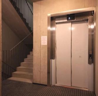 Kosire Apartment | Spacious Top Floor Flat, Air Conditioning, Free Parking, 200Mb WiFi