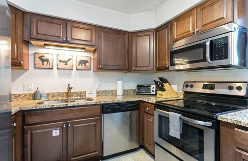 Intermountain House | Spacious Townhome on Shuttle Route, Just Minutes to Vail Resort!