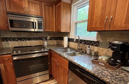 Clarksville House | Spacious Townhouse in Clarksville/Old West Austin