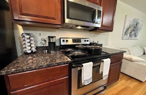 Seward Place House | Spacious Townhouse in Schenectady-B15