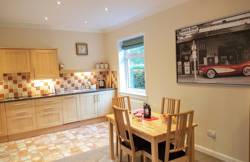Ellemford House | Spacious, tranquil, fully equipped apartment with parking, close to city centre