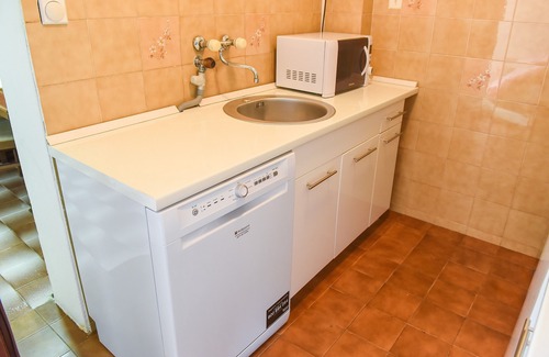 Bijeli do Apartment | Spacious Two Bedroom Apartment in quiet area 6min from the center