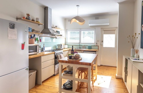 Malvern Apartment | Spacious Two-Bedroom Apartment Near the Heart of Adelaide