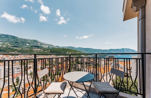 Bijeli do Apartment | Spacious Two-Floor Penthouse with Stunning Views