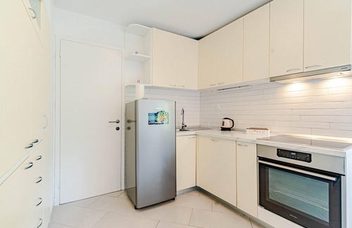 Hodilje Apartment | Spacious two-storey cottage directly on the sea.