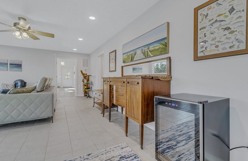 Reedville House | Spacious 1-level waterfront retreat w/rec room, fenced yard. Big dogs welcome!