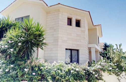 Oroklini House | ★Spacious Villa Eleni 3BR ★ Private Swimming Pool!