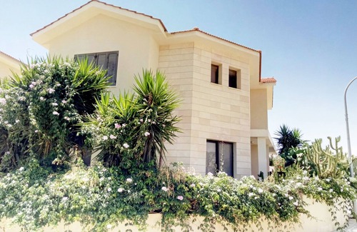 Oroklini House | ★Spacious Villa Eleni 3BR ★ Private Swimming Pool!