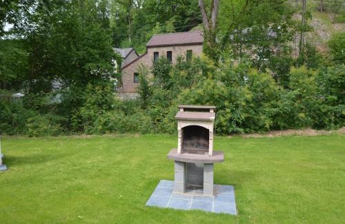 Vieuxville House | Spacious Villa Near River