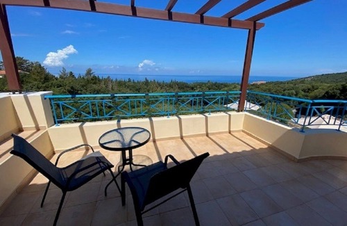 Chalikeri Villa | Spacious Villa set in private landscaped gardens with pool. Near Fiscardo