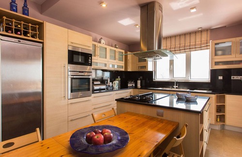 Kare Villa | Spacious villa with full privacy & nature views!