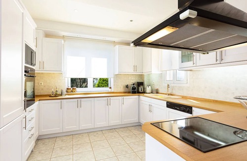 Xiro Chorio Villa | Spacious Villa With Full Privacy Next to the City & the Sandy Beach of Rethymno!