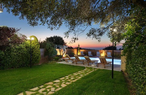 Xiro Chorio Villa | Spacious Villa With Full Privacy Next to the City & the Sandy Beach of Rethymno!