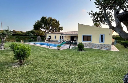 Almancil Villa | Spacious villa with large garden & private pool-quiet area near Quinta do Lago
