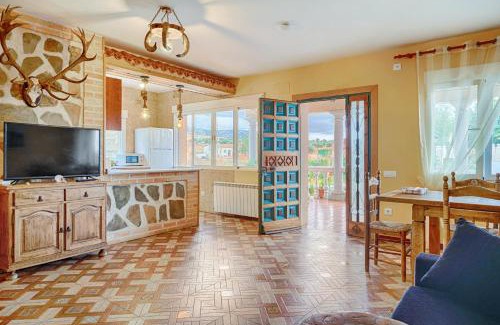 Porzuna Villa | Spacious villa with pool in Porzuna - 90 m² and mountain view